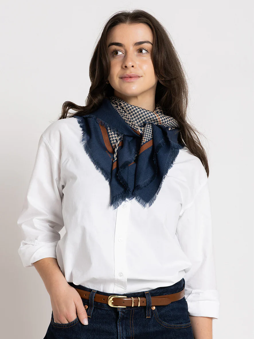 Dark Hampton The Sutherland Wool Silk Scarf - Image 2
