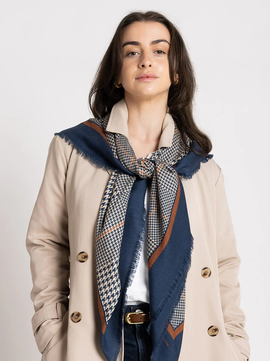 Dark Hampton The Sutherland Wool Silk Scarf - Image 3