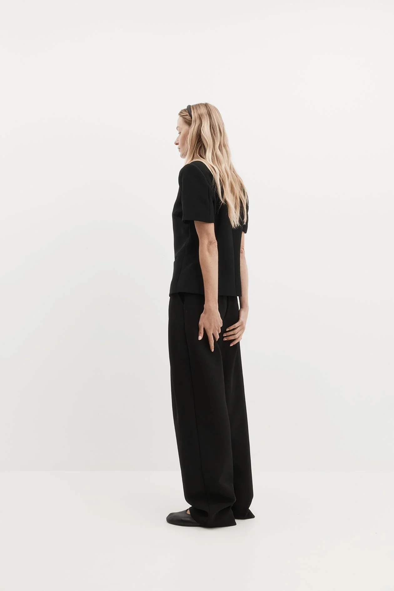 Harris Tapper Short Sleeve Bardot Blazer - Black - Image 4