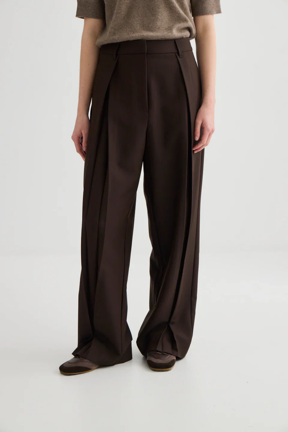 Laing Invert Pleat Trouser - Truffle - Image 2