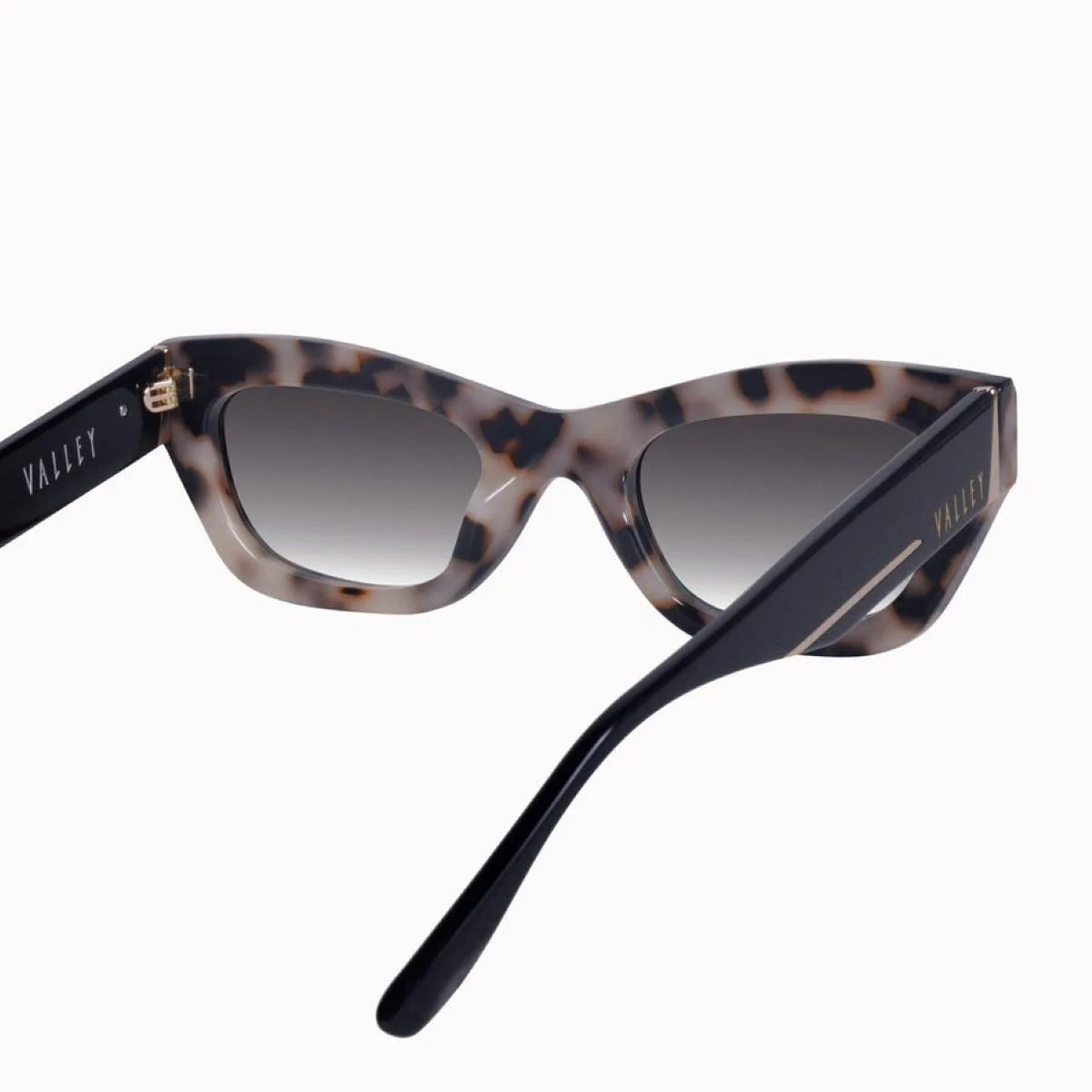 Valley Eyewear Delancey - Cookie Tort with Gold Metal / Black Gradient Lens - Image 7