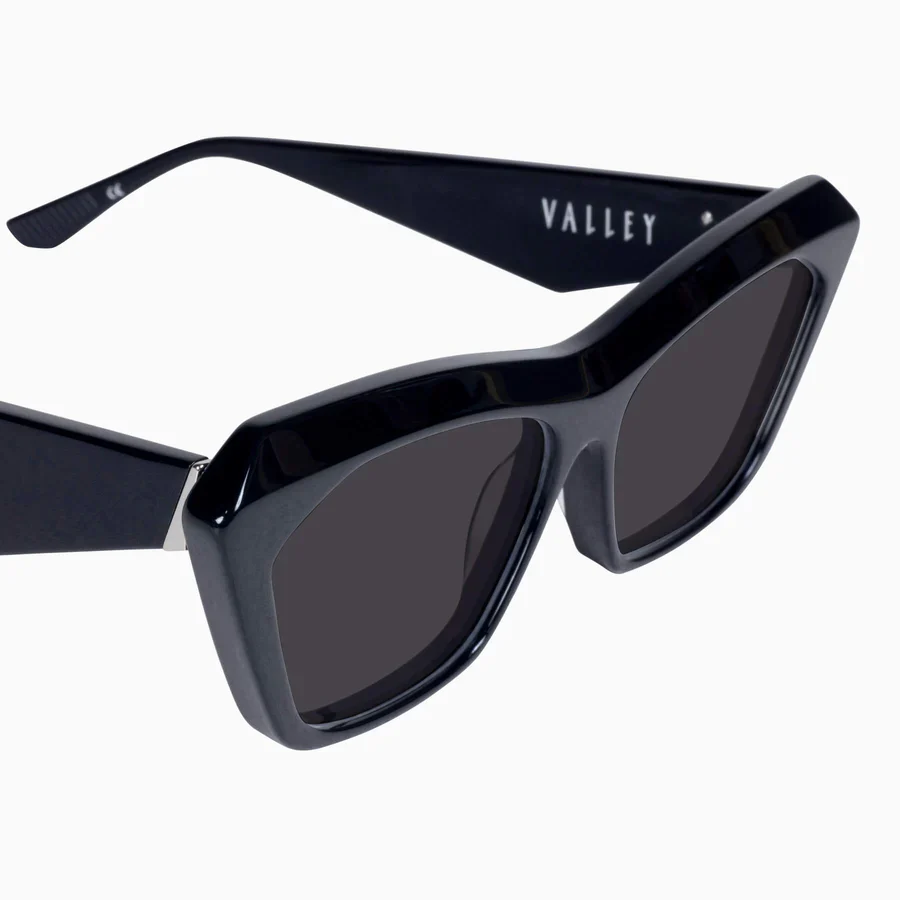 Valley Eyewear Piaf - Gloss Black w. Silver Metal / Black Lens - Image 5